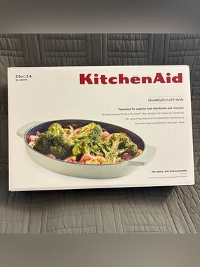 Kitchen Aid Enameled Cast Iron Au Gratin Oval Roasting Pan 2.5 Quart PISTACHIO